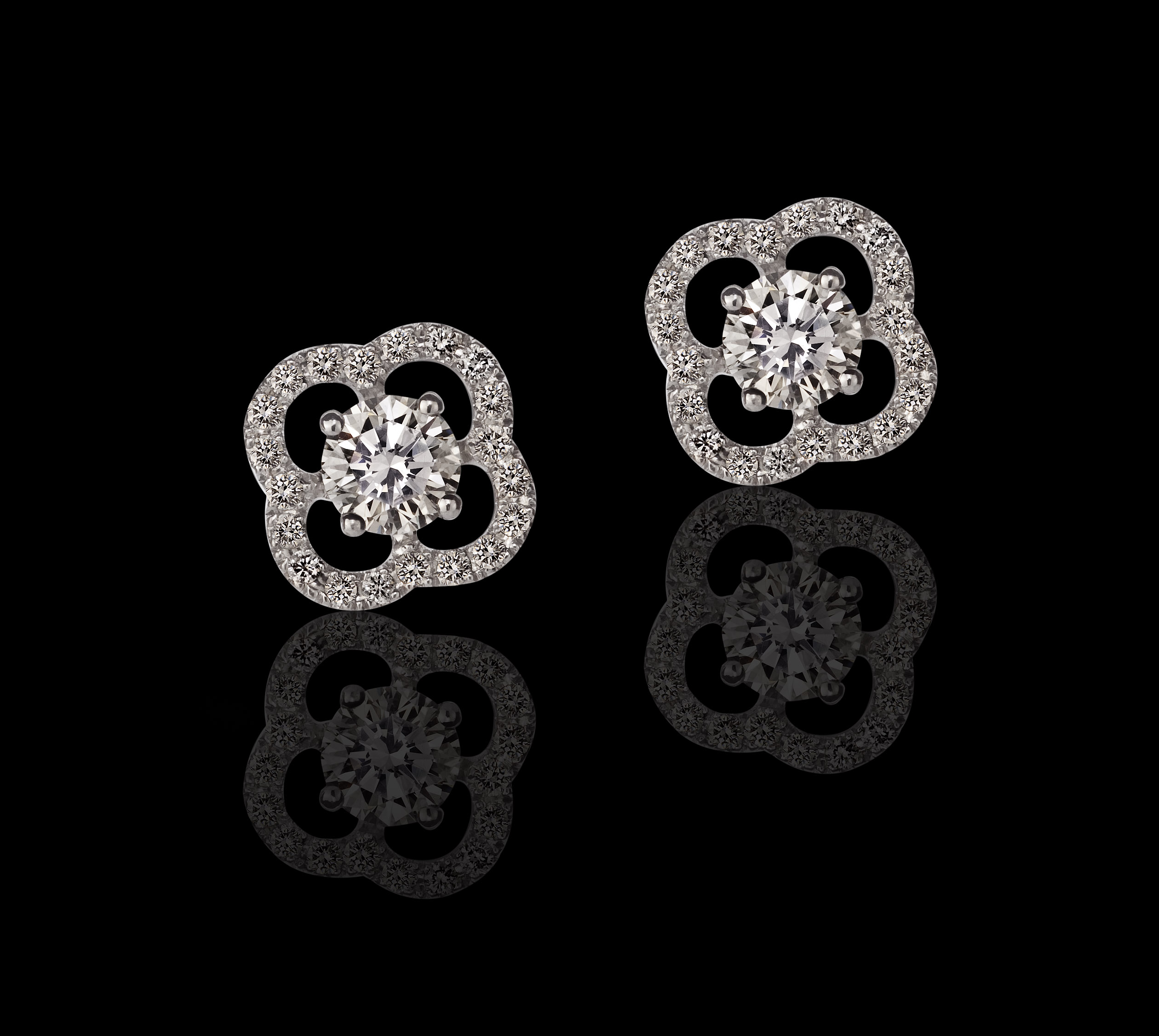 עגילי יהלומים בזהב לבן 14K