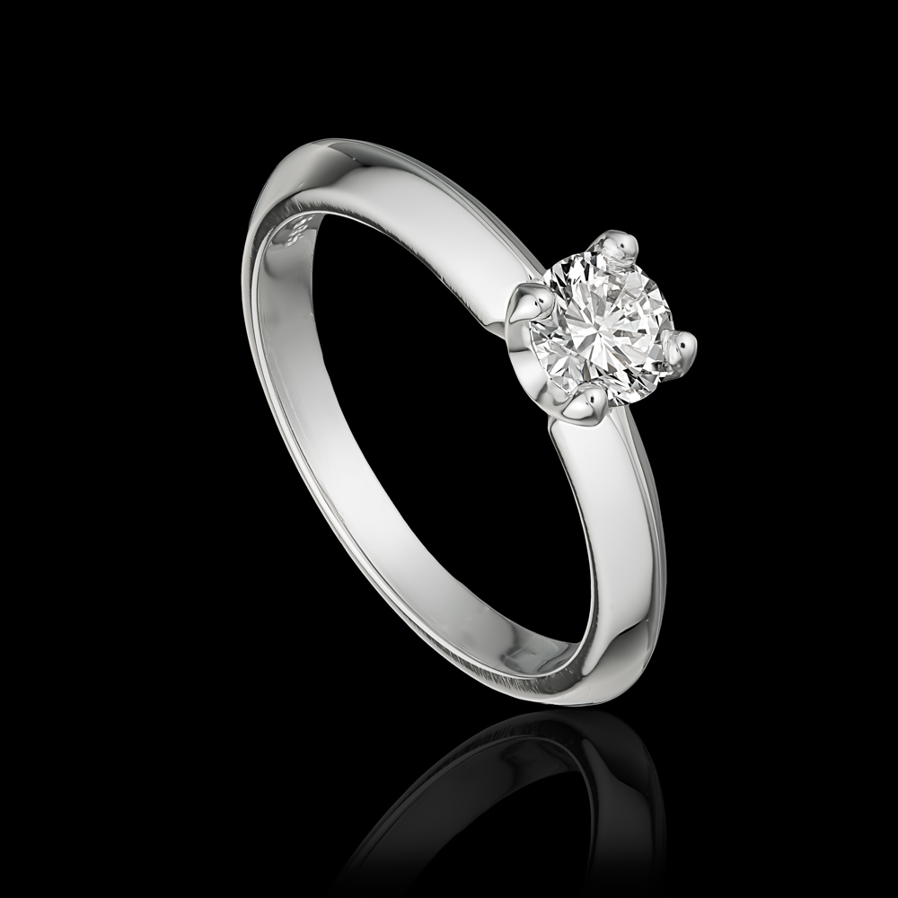 טבעת בזהב לבן 14K משובצת יהלום